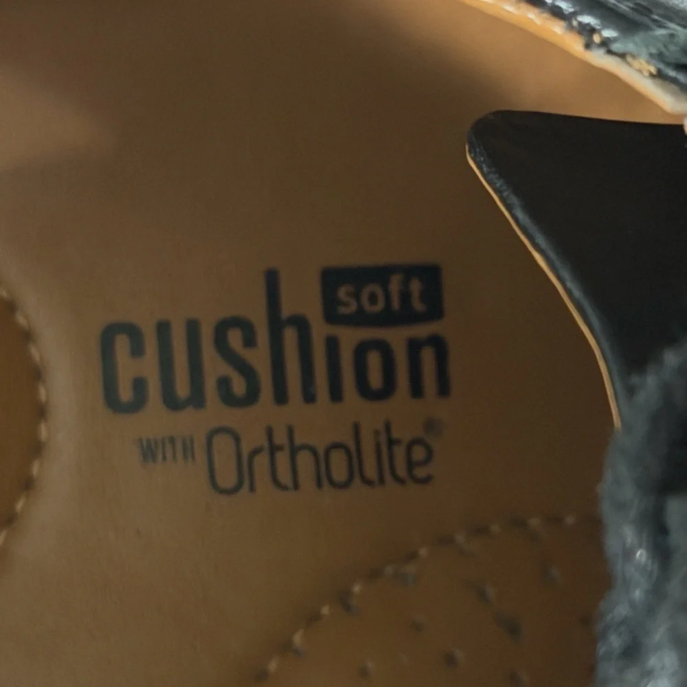 CLARKS Art. Soft cushion with aprtholite Tilden Plain in black size 12M